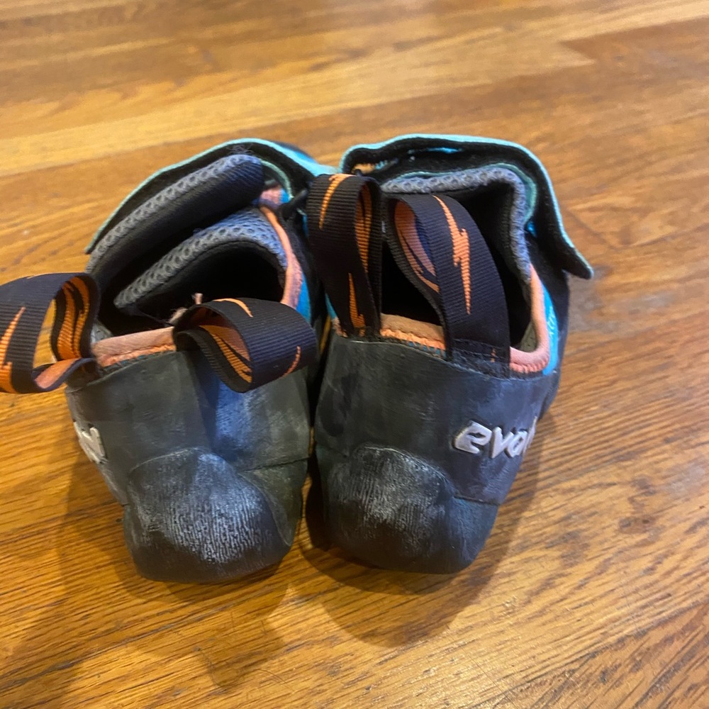 Women's Climbing Shoes - Black and Blue